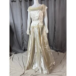 Vintage Satin and Lace Floor Length Wedding Dress Sz Small